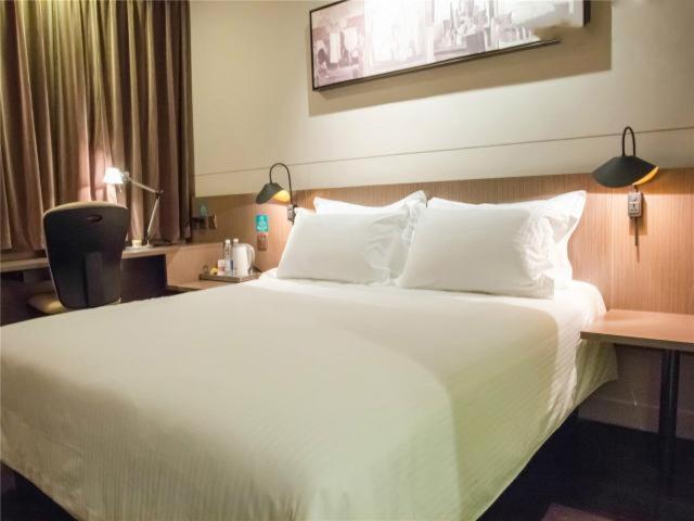 Jinjiang Inn Nanjing Road Pedestrian Streeteast Asia Hotel Шанхай Екстериор снимка