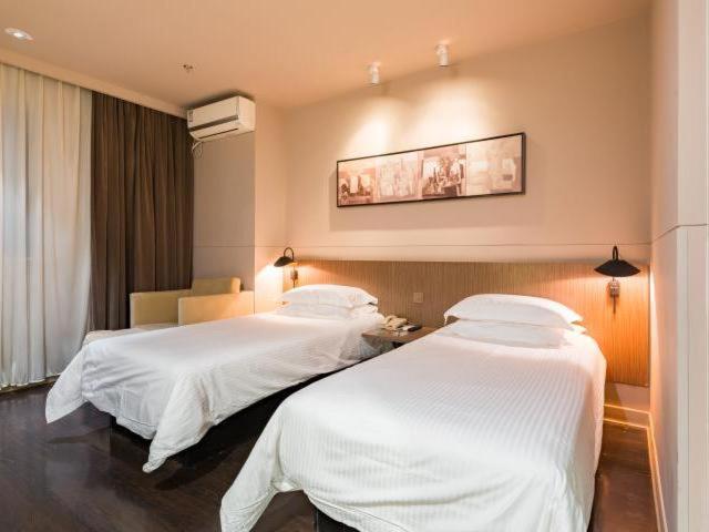 Jinjiang Inn Nanjing Road Pedestrian Streeteast Asia Hotel Шанхай Екстериор снимка